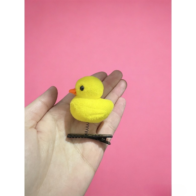 A cute cartoon yellow duckling - Photography Duck recension och pris